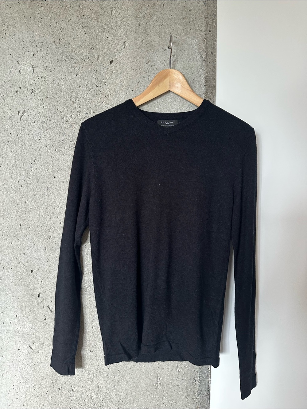 Zara Men's Black V-neck Knit Sweater S